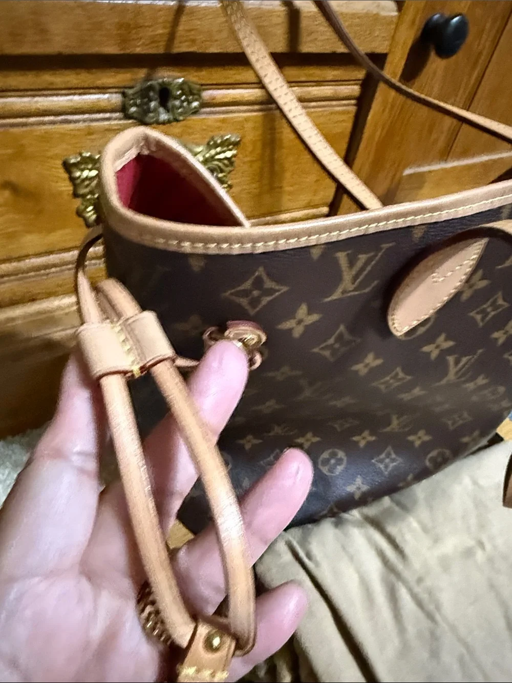 Louis Vuitton Monogram Canvas Neverfull MM.Comes with pouch as well